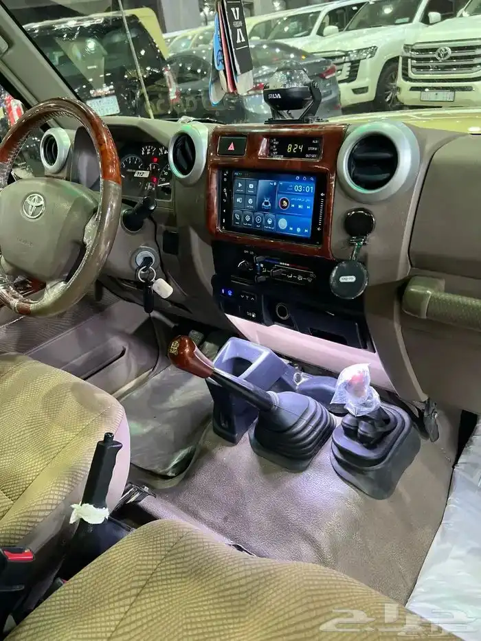 تويوتا شاص 2013 بريمي ماشي 136 الف قمة فالنظافة 11