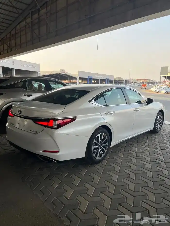 لكزس CA ES350 بريمي 2025 4