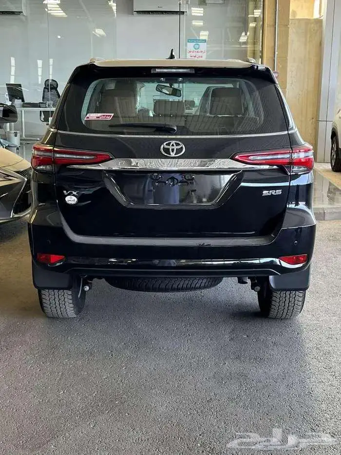 فورتشنر VX 2 ديزل بدون رادار 2.8 موديل 2024 متوفر لدى الحسن 3