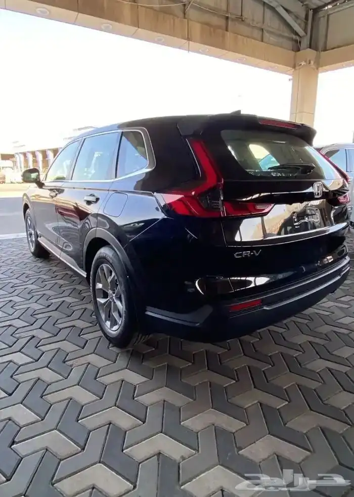 هوندا CRV فئة LX نص فل 2025 3
