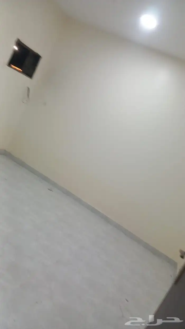 للايجار شقة علوية بحي الوادي 1