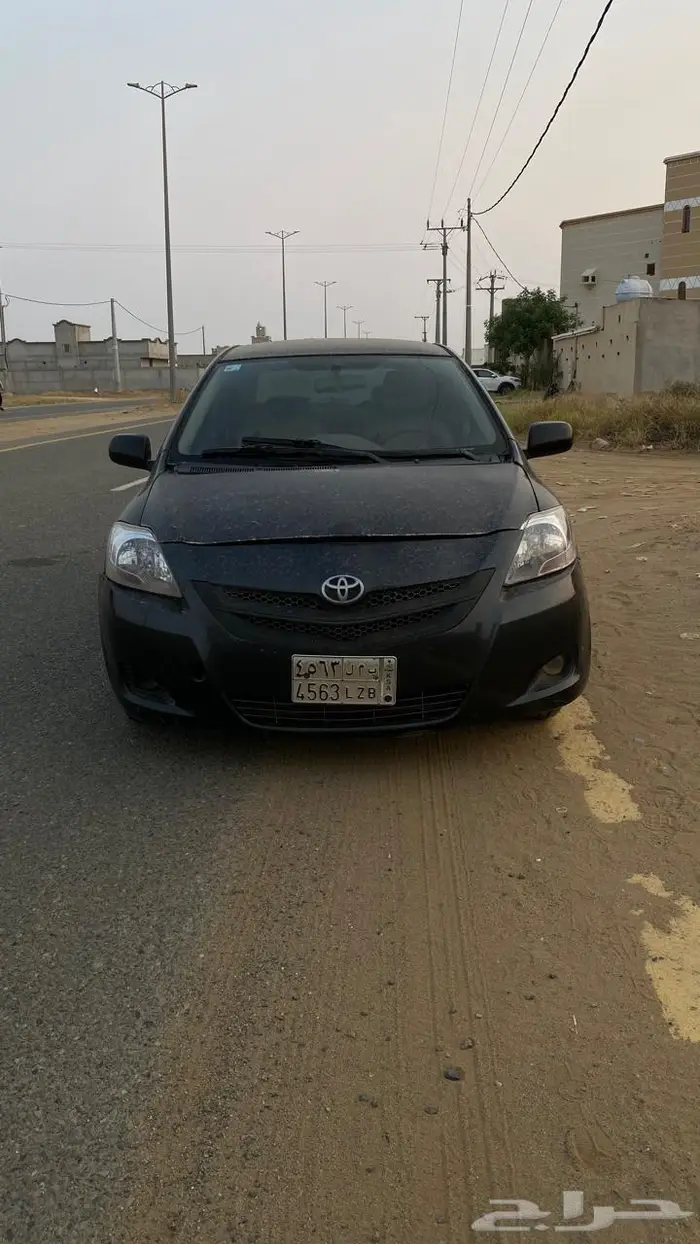 للبيع يارس 2012 قير عادي 0