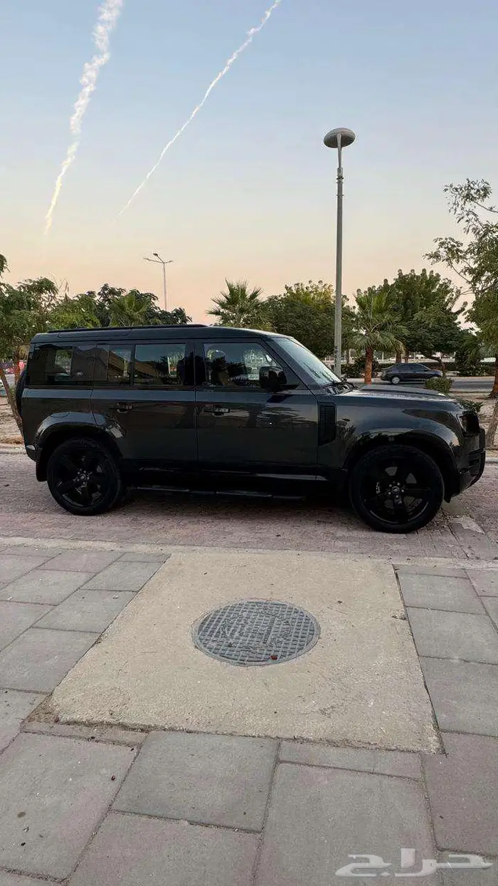 لاند روفر ديفيندر 2024 HSE 3