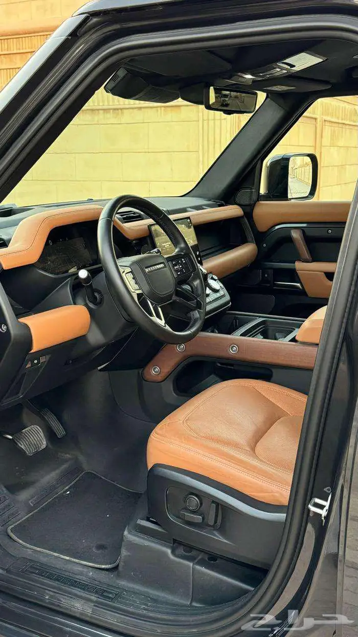 لاند روفر ديفيندر 2024 HSE 14