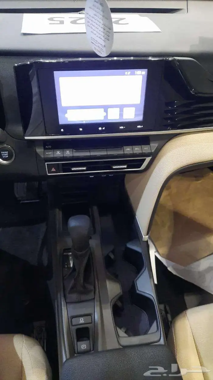 تويوتا كامرى E ستاندر بنزين 2025 5