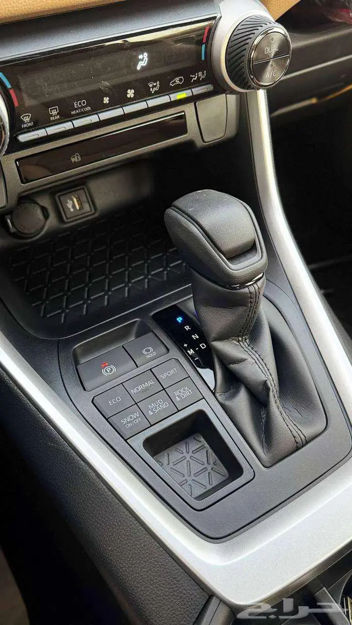 تويوتا رافور نص فل بنزين 8