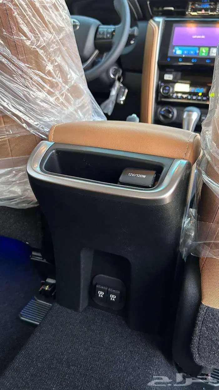تويوتا فورتشنر VX1 بنزين 2025 لدى شركة عبدالمجيد الخضر 18