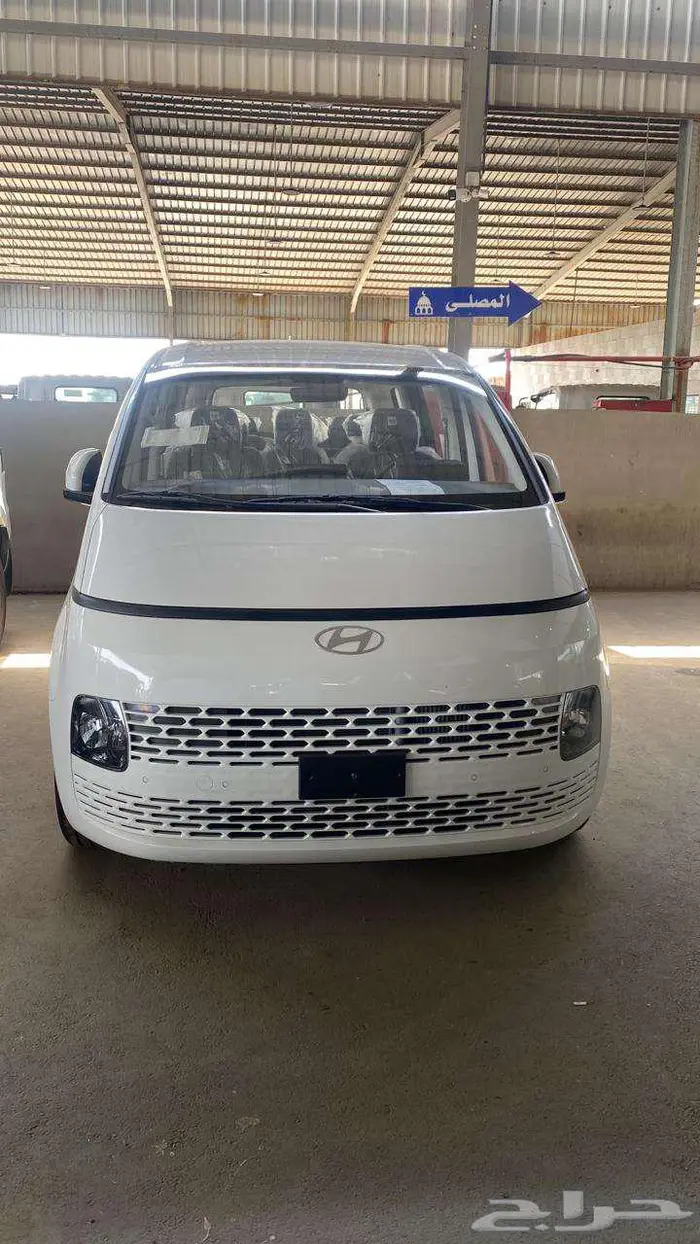 هيونداي ستاريا 9ركاب 2025 4