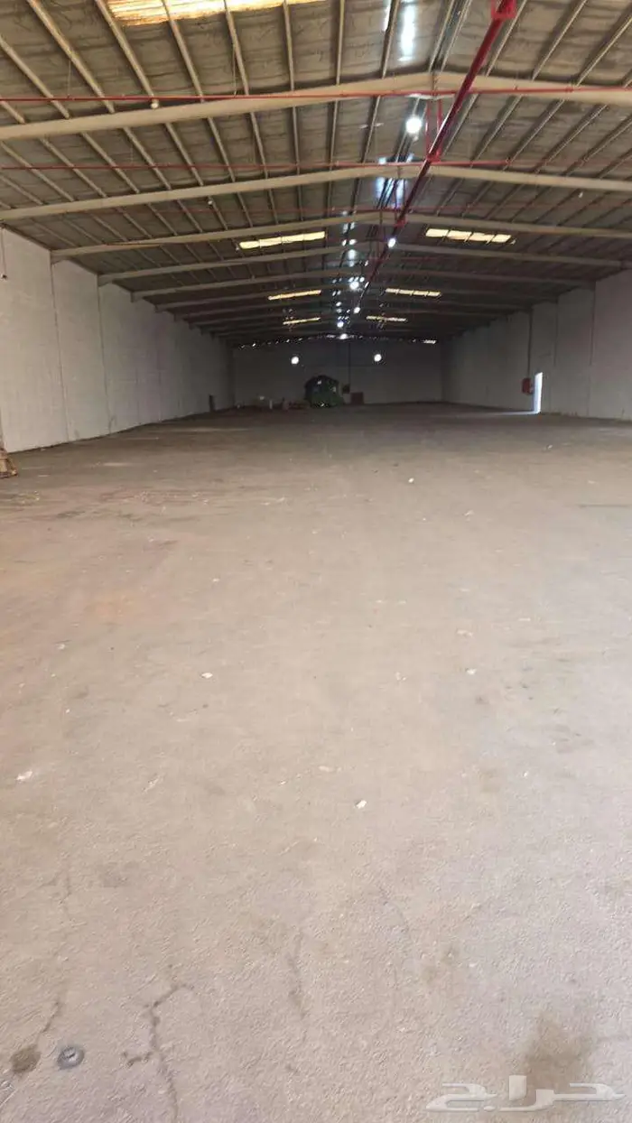 للبيع مستودع مؤجر شمال بريدة فيه سكن عمال ومكاتب 5000م 1