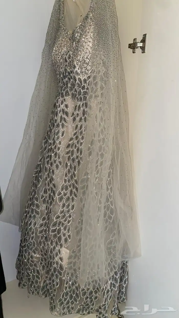فستان جديد ما استخدم غير 4 ساعات 0