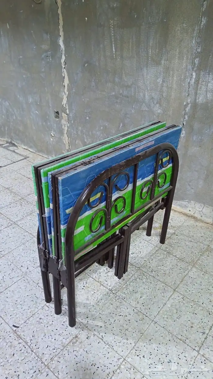 للبيع سرير متنقل 0