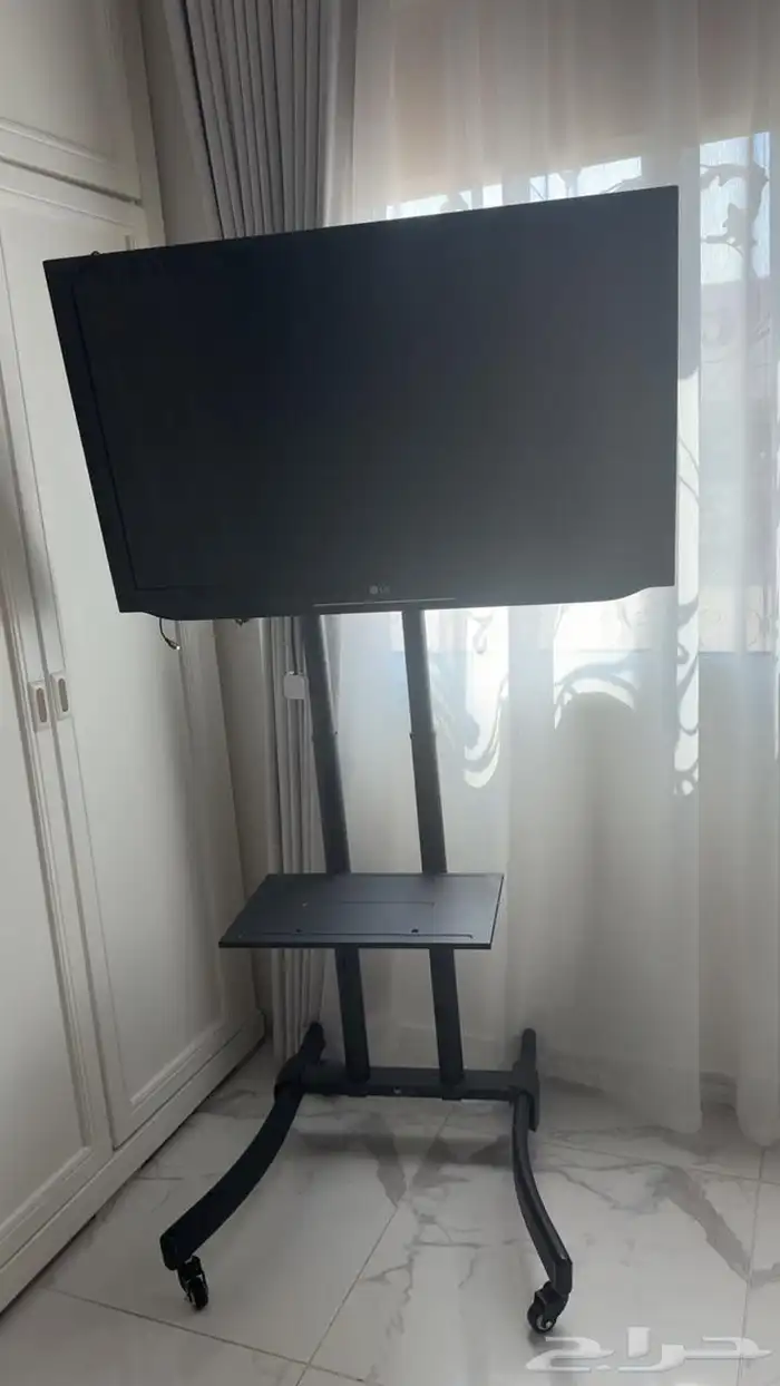 تلفزيون LG مع ستاند له الجبيل 0