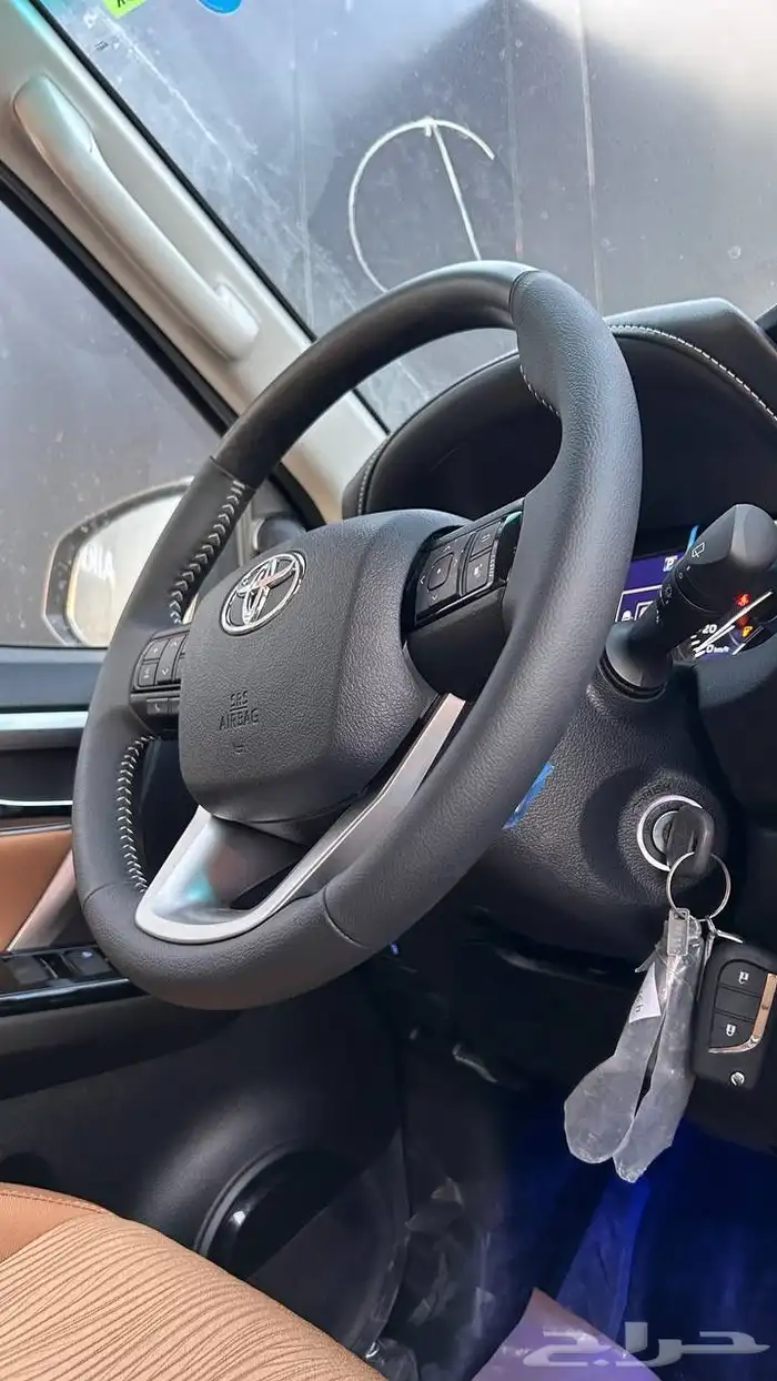 تويوتا فورتشنر VX1 بنزين 2025 لدى شركة عبدالمجيد الخضر 19