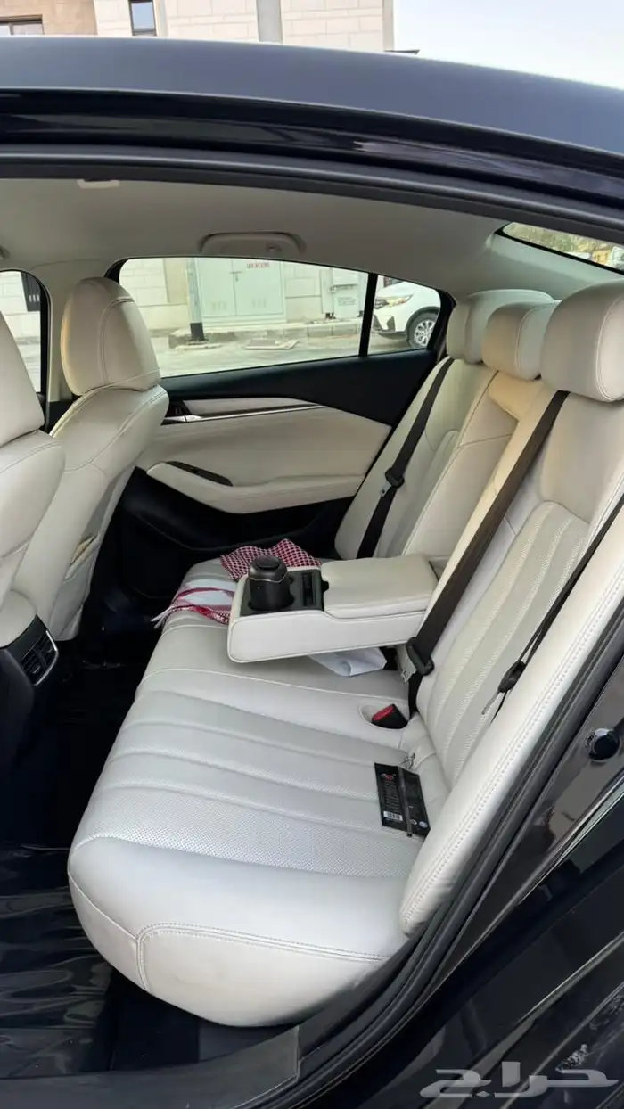 مازدا 2024 اللون أسود 3