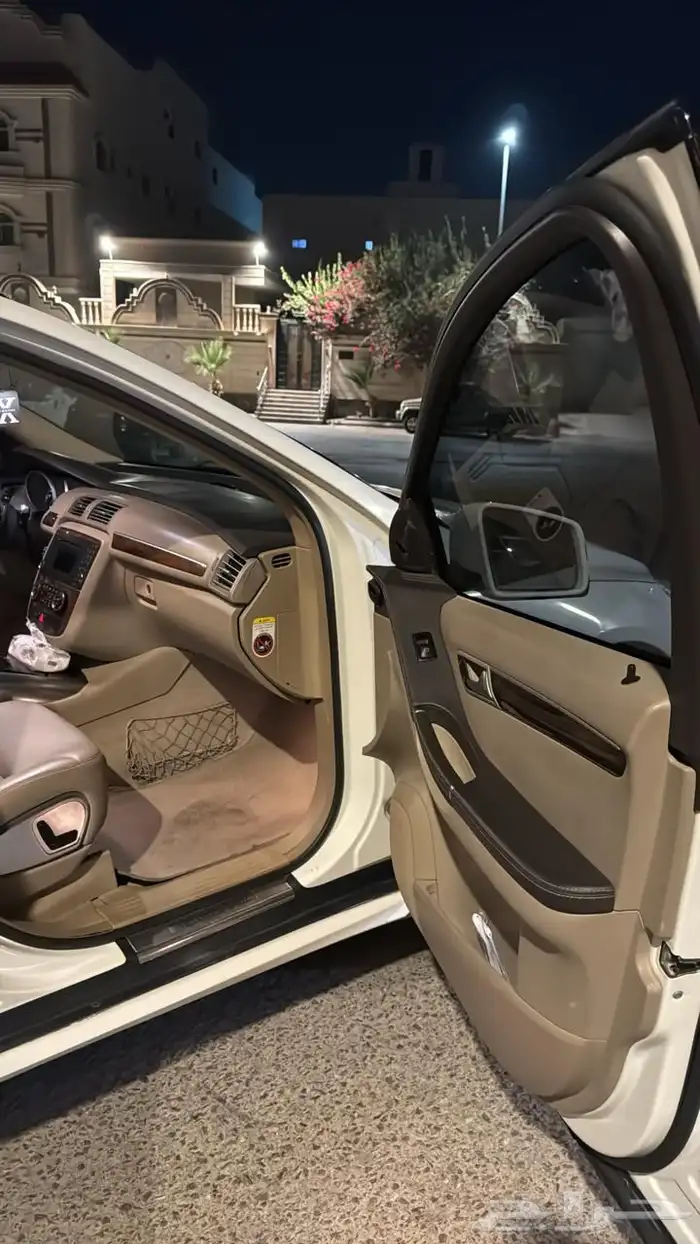 للبيع مرسيدس R300 موديل 2011 مخزن 33