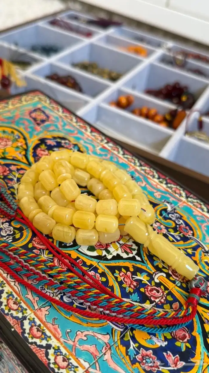 مسباح كهرمان كالنغرادي طبيعي حر 1