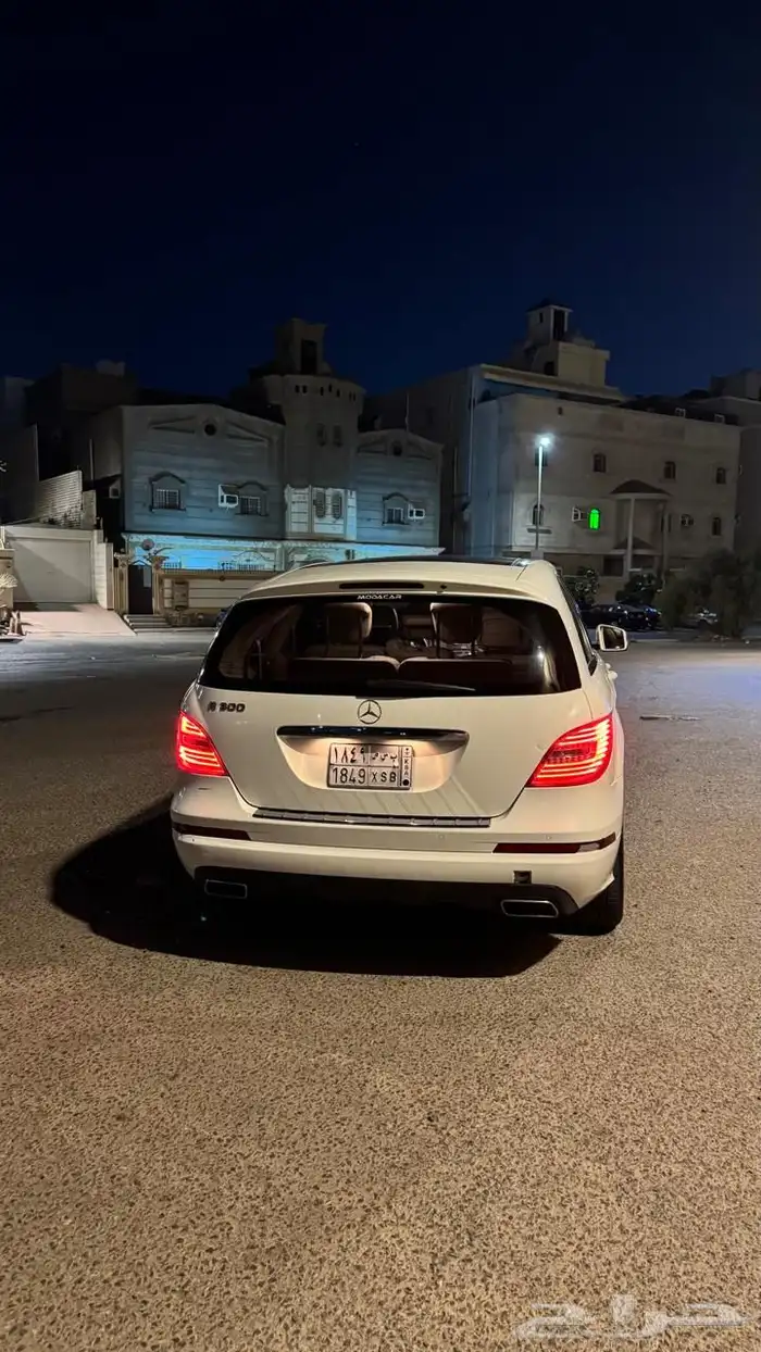للبيع مرسيدس R300 موديل 2011 مخزن 18