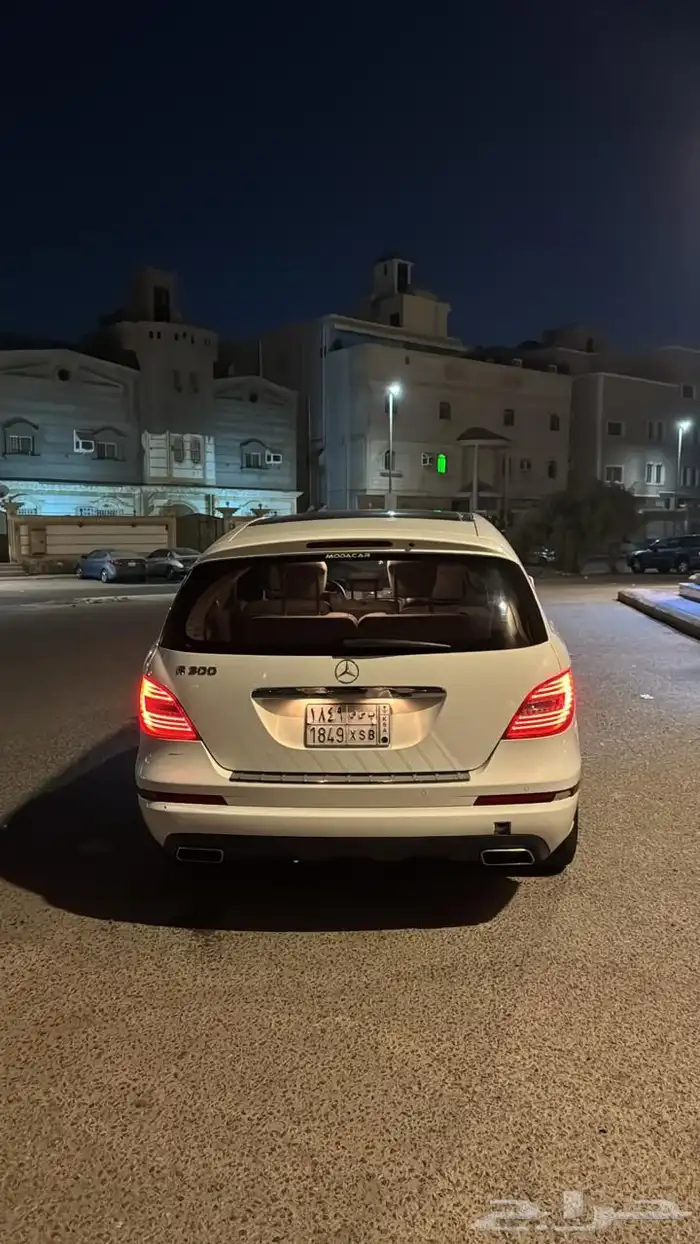 للبيع مرسيدس R300 موديل 2011 مخزن 22