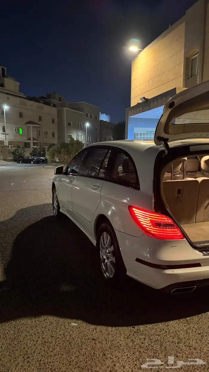 للبيع مرسيدس R300 موديل 2011 مخزن 21