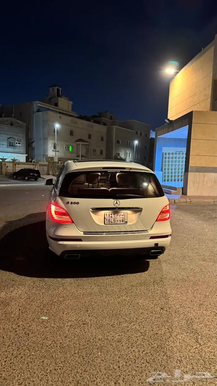 للبيع مرسيدس R300 موديل 2011 مخزن 16