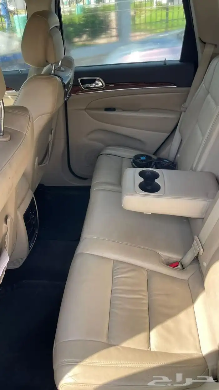 جيب شروكي 2012 فل كامل V8 7