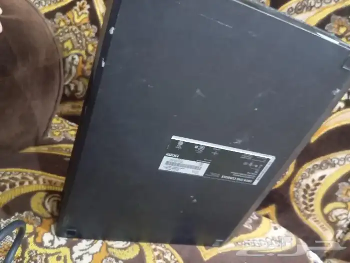 للبيع اكسبوكس ون نظيف مع يدين واسلاكه وشريط 4