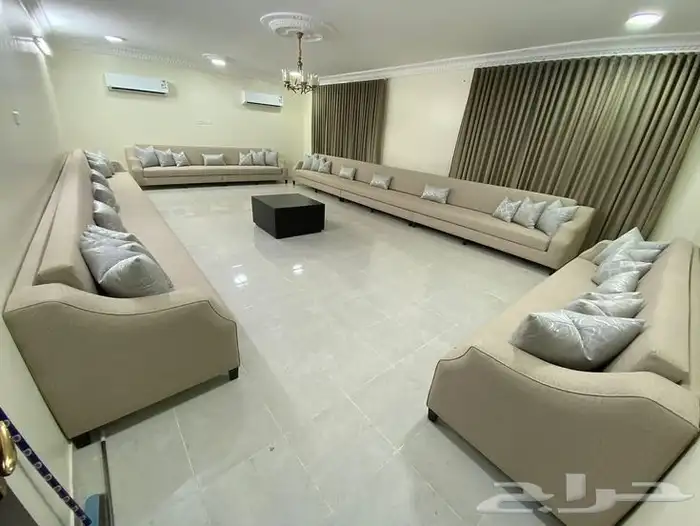 سعر المتر 380 شامل المخدات الصغيرة والكبيره وشامل التوصيل 20