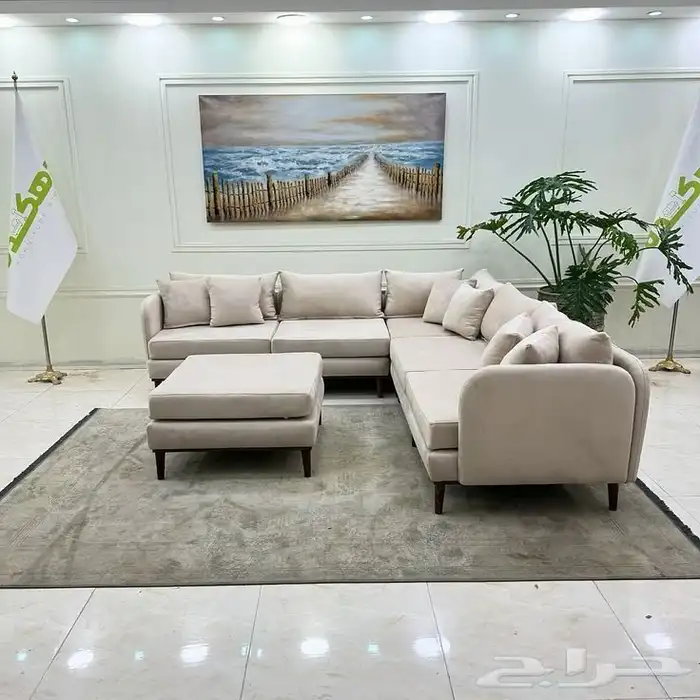 سعر المتر 380 شامل المخدات الصغيرة والكبيره وشامل التوصيل 24