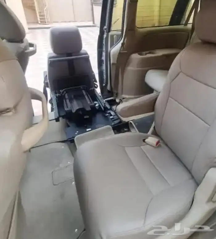 كرسي سيارة متحرك كهربائي ل كبار السن و احتياجات خاصة و الهمم 5