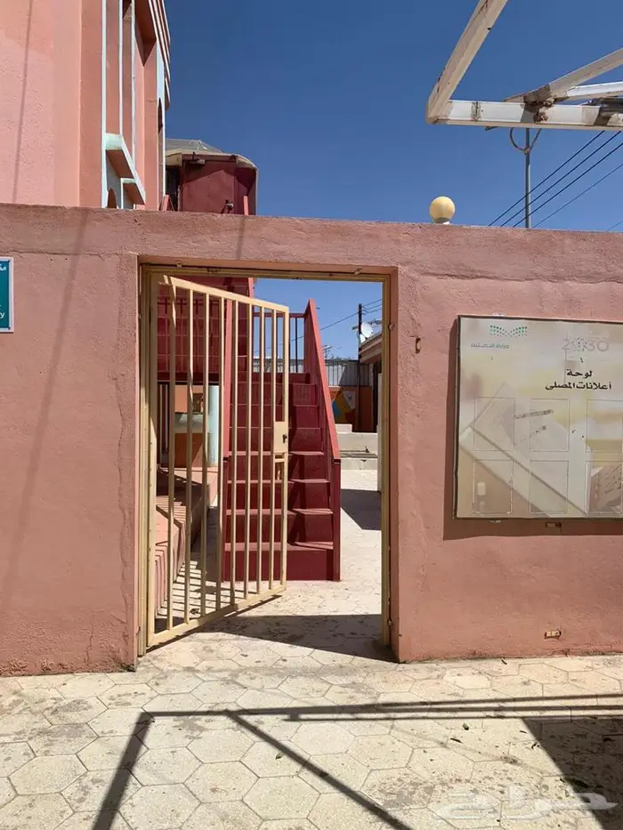 للبيع فيلا دورين وملحق مع حديقة خارجيه في المحالة 2