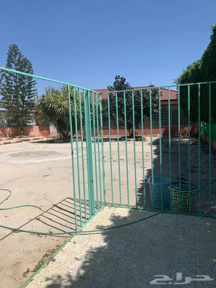 للبيع فيلا دورين وملحق مع حديقة خارجيه في المحالة 8