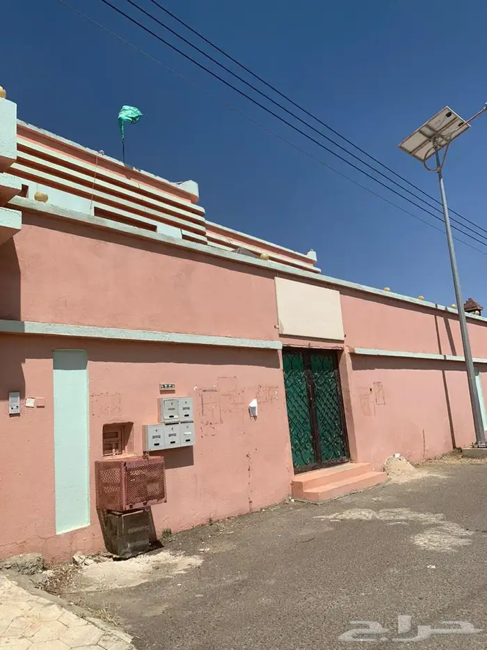 للبيع فيلا دورين وملحق مع حديقة خارجيه في المحالة 16