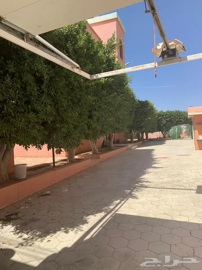 للبيع فيلا دورين وملحق مع حديقة خارجيه في المحالة 5