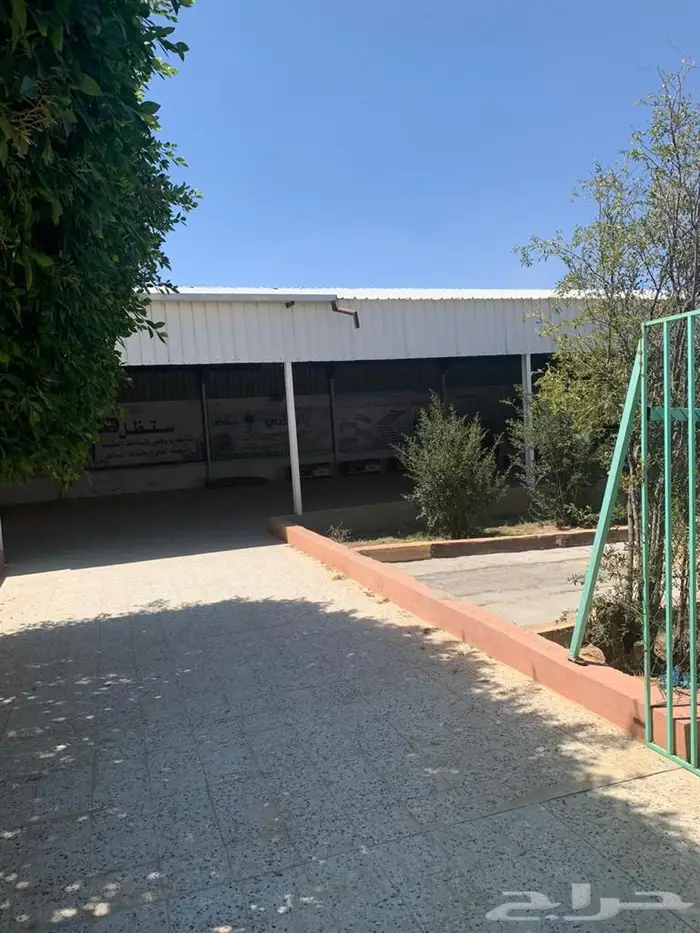 للبيع فيلا دورين وملحق مع حديقة خارجيه في المحالة 7