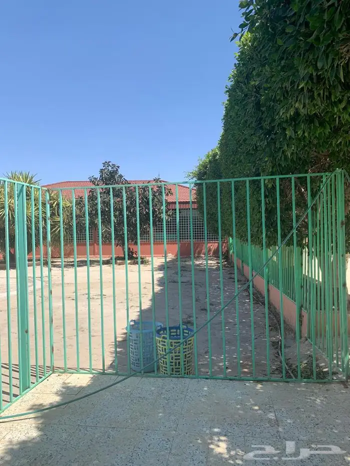 للبيع فيلا دورين وملحق مع حديقة خارجيه في المحالة 14