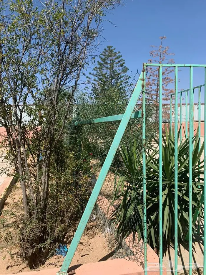 للبيع فيلا دورين وملحق مع حديقة خارجيه في المحالة 9