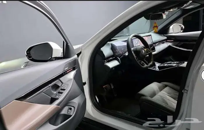 BMW 520i Special Edition 2024 الميموني للاستيراد من كوريا 3