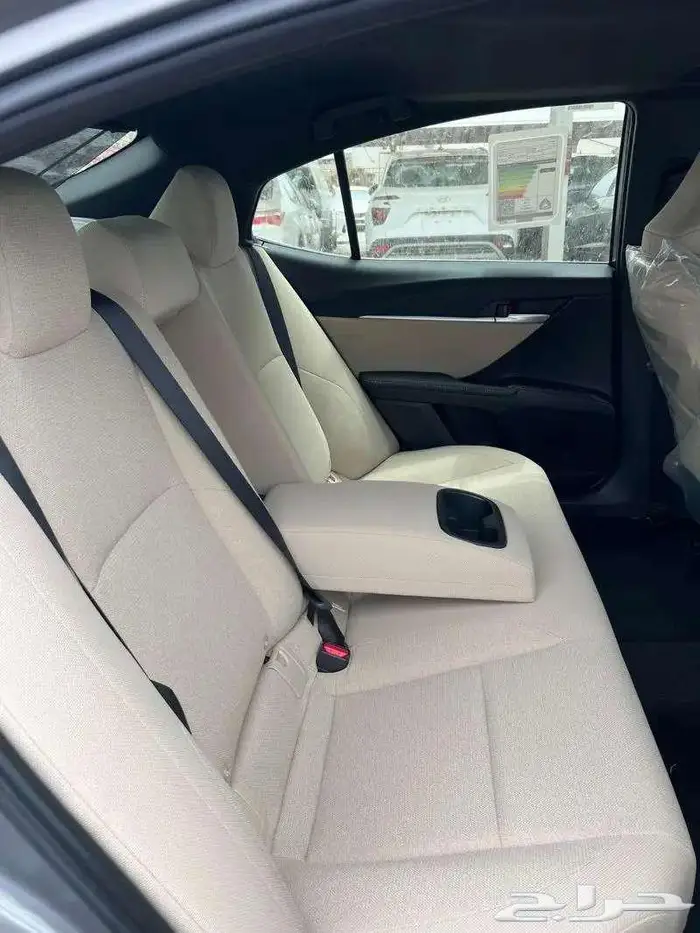 كامرى ال اى بنزين 2025 4