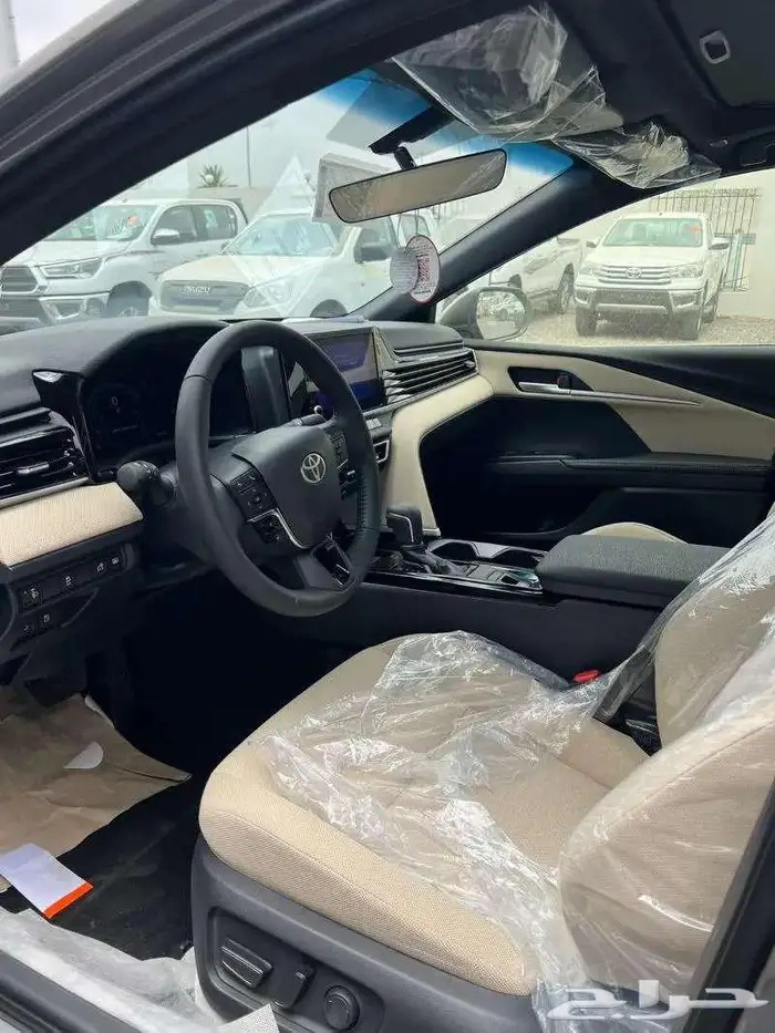 كامرى ال اى بنزين 2025 3