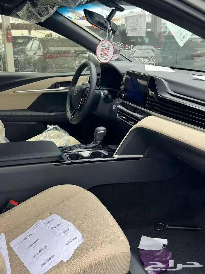 كامرى ال اى بنزين 2025 6