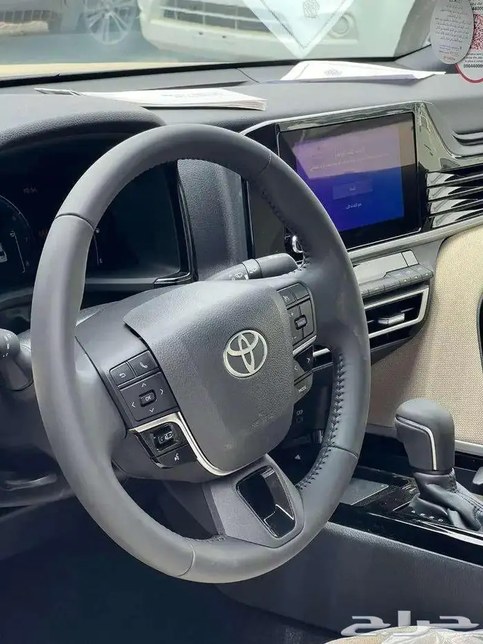 كامرى ال اى بنزين 2025 7