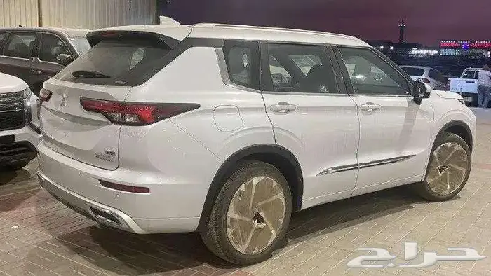 عرض خاااص متسوبيشي اوتلاندر 2025 بريميوم 2