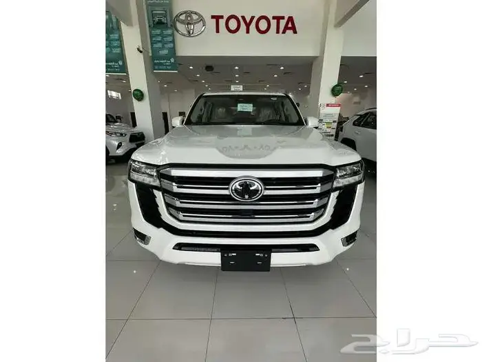 تويوتا لاندكروزر GXR 4 موديل 2025 0