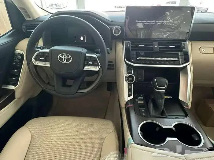 تويوتا لاندكروزر GXR 4 موديل 2025 5