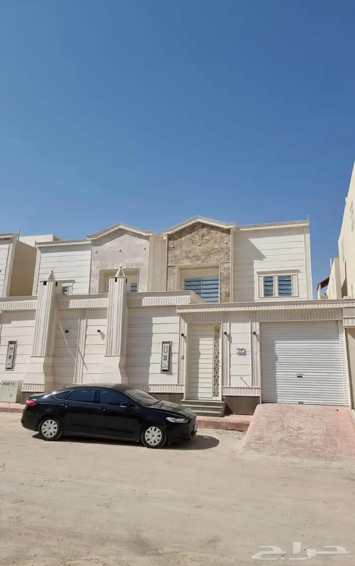 للبيع فيلا ( دورين درج صاله ) حي طويق 0
