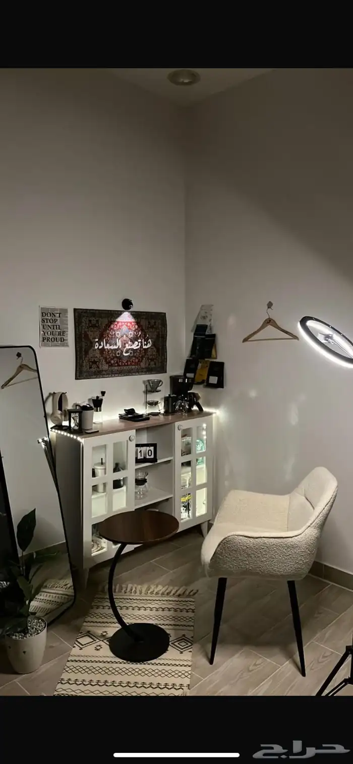 ركن ومراية وكرسي للبيع الحد 750 2