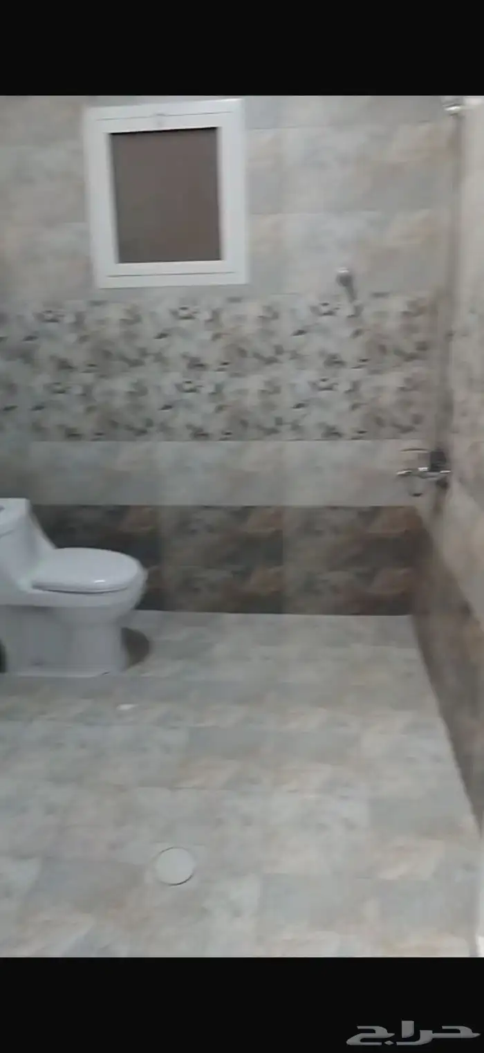 فيلا شبه منفصله للبيع بضاحية الملك فهد 8