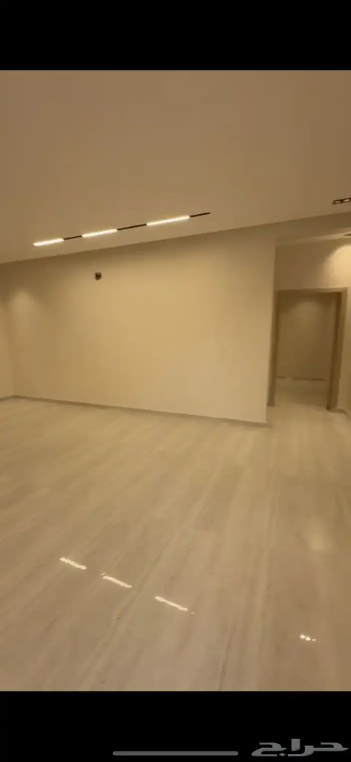 للبيع دور ارضي مساحه كبير جديد 9