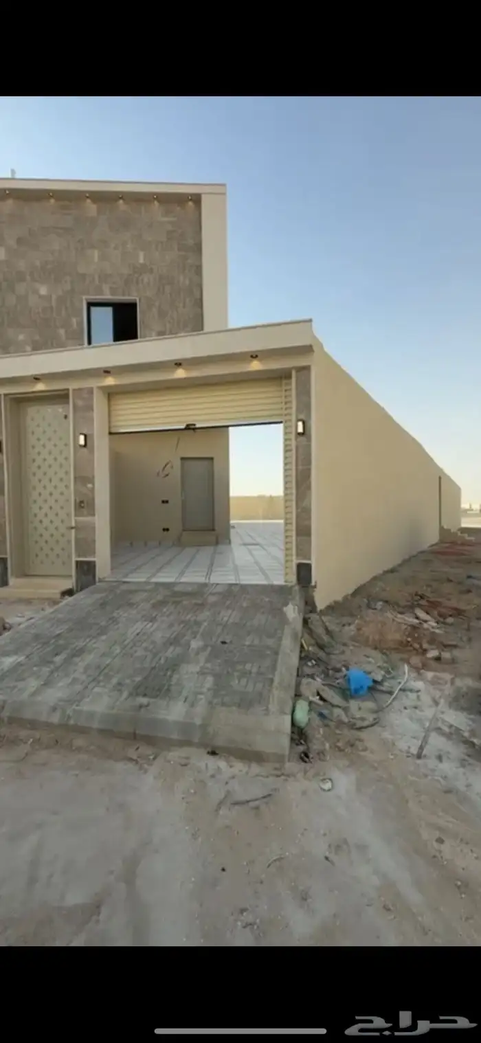 للبيع دور ارضي مساحه كبير جديد 0