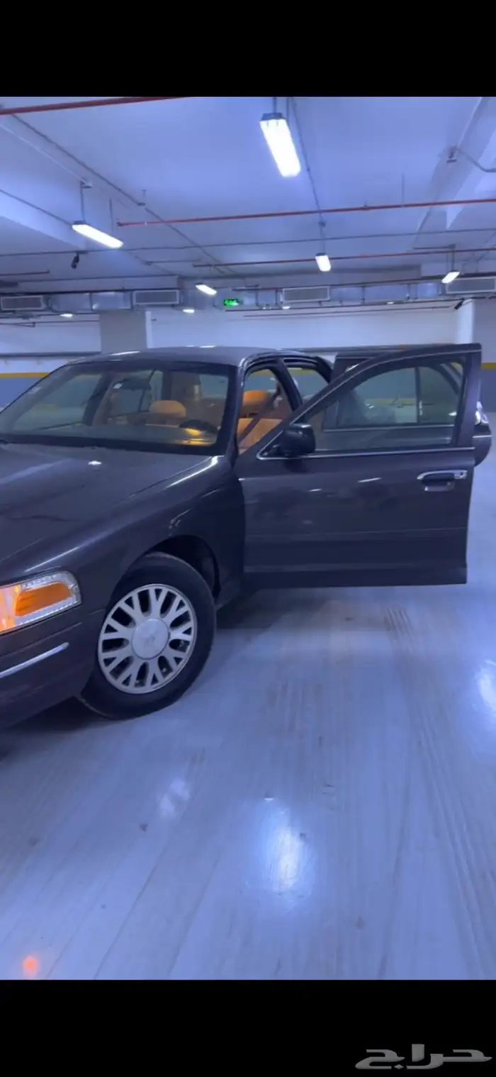 فورد كراون فكتوريا 2002 FORD Crown Victoria 1